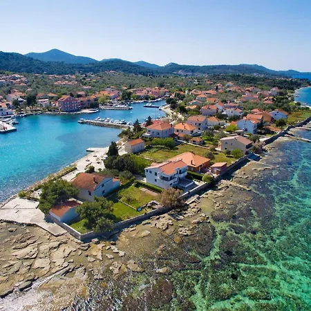 With A Parking Space Poljana, Ugljan - 15019 Appartement *